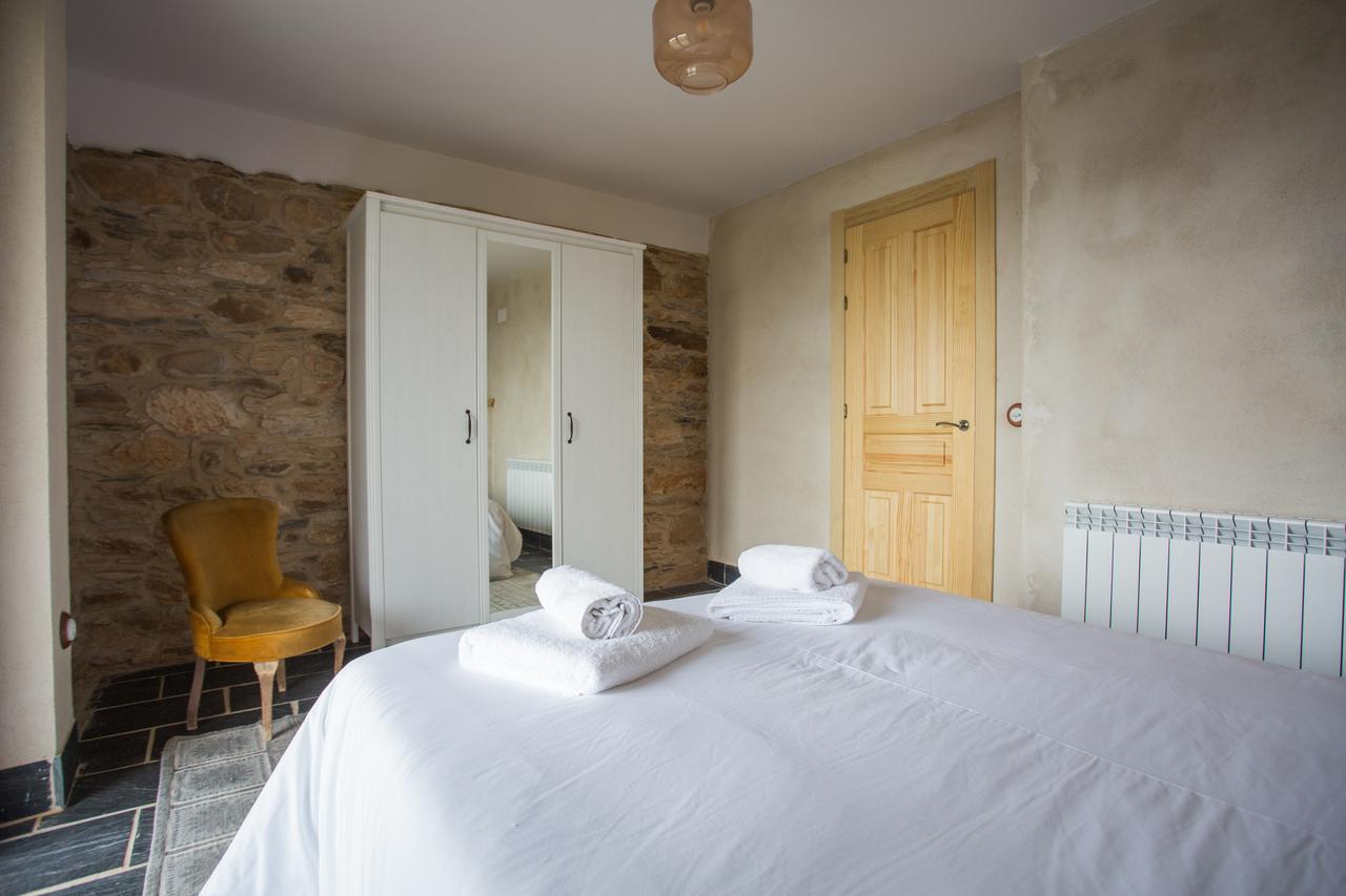 Os Feleitos Guest House Orellan Exterior photo
